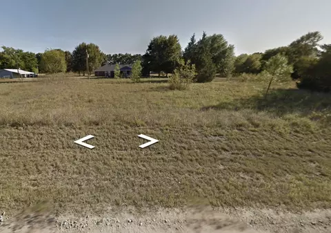 417 Maloma Rd, Tool, TX 75143
