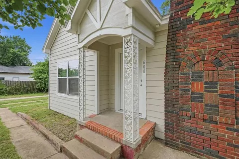 608 S Loving Ave, Sherman, TX 75090