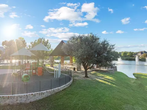 8221 Bayberry Ave, Lantana, TX 76226