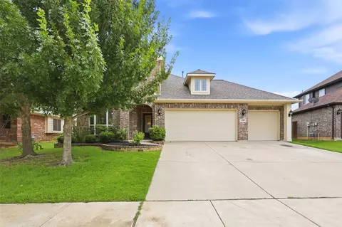 1385 Litchfield Ln, Burleson, TX 76028