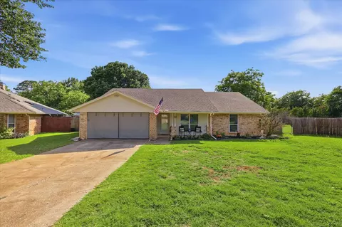1003 Almond Ct, Mansfield, TX 76063