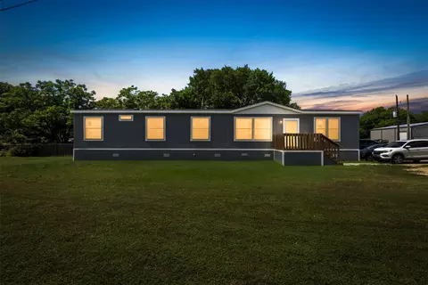 101 Syble Jean Dr, Burleson, TX 76028
