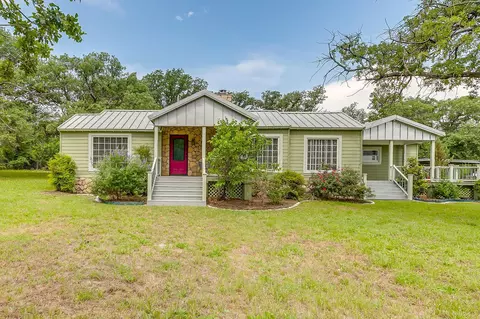 211 Silver Acres Rd, Azle, TX 76020