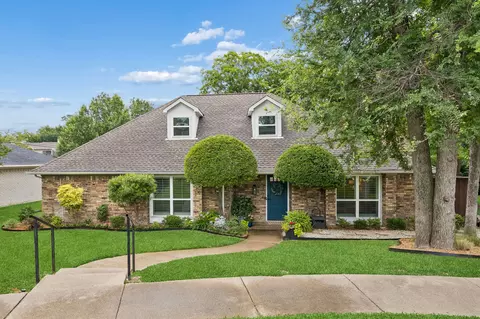 7704 Lemmonwood Dr, Dallas, TX 75231