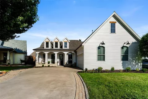 520 Dooley Ct, Grapevine, TX 76051