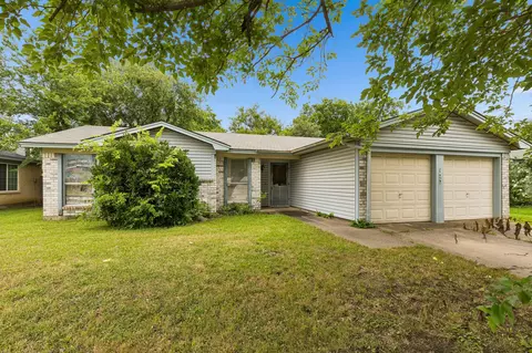 122 Cimarron Ln, Arlington, TX 76014