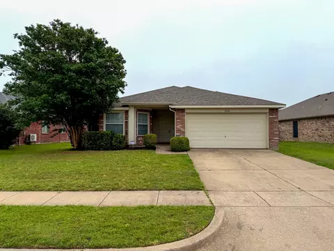 2201 Southridge Ln, Sherman, TX 75092