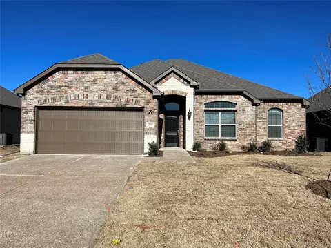 2911 Diamondback Dr, Melissa, TX 75454