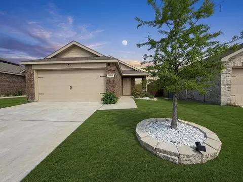14033 Earlham St, Pilot Point, TX 76258