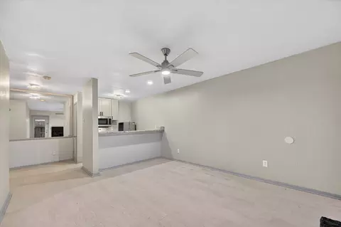 1810 N Garrett Ave #124, Dallas, TX 75206
