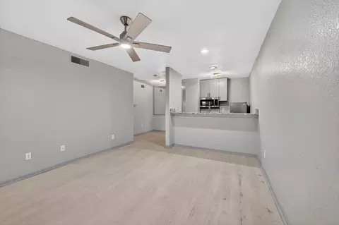 1810 N Garrett Ave #124, Dallas, TX 75206
