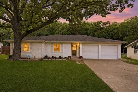 1407 Donley Dr, Euless, TX 76039