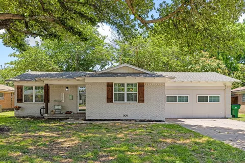 2125 Elton Rd, Haltom City, TX 76117