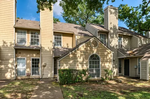 714 Bel Aire Crst, Irving, TX 75061