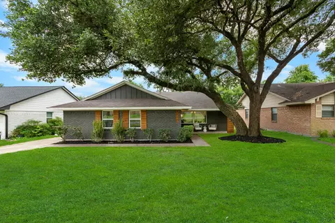 9110 Westglen Dr, Dallas, TX 75228