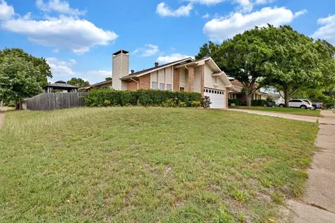 5901 Chisholm Trl, Haltom City, TX 76148