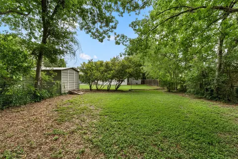 Exterior - 4105 N 27th St, Waco, TX 76708 photo 4 of 4