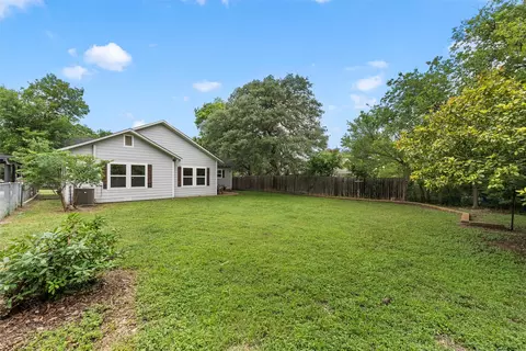 Exterior - 4105 N 27th St, Waco, TX 76708 photo 2 of 4