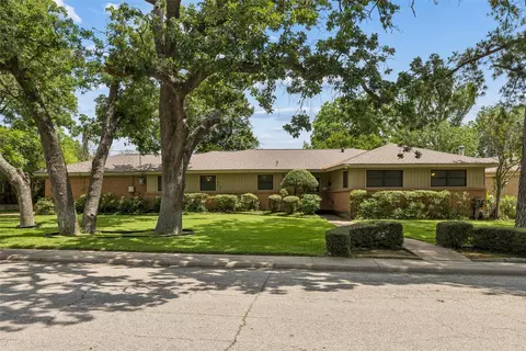 1637 Hendrix Dr, Irving, TX 75061