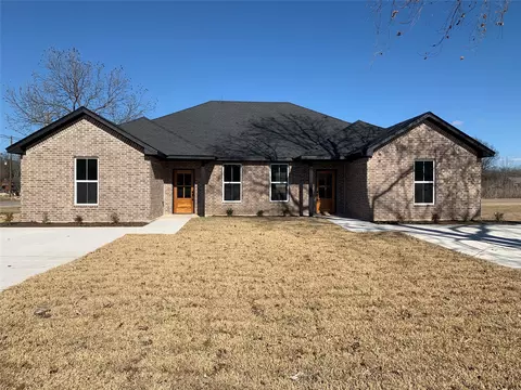 113-15 Van Buren Dr, Mcgregor, TX 76657