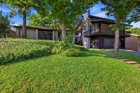 413 Rochelle Blvd, Irving, TX 75062