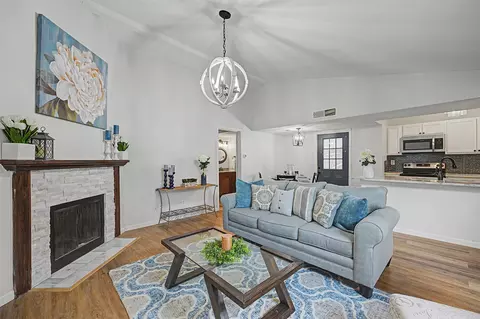 2506 Sunflower Dr, Arlington, TX 76014