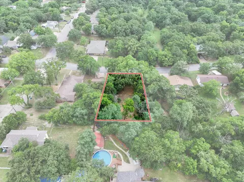 1213 W Texas St, Denison, TX 75020
