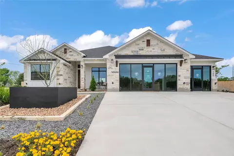 100 Lasso Ct, Lorena, TX 76655