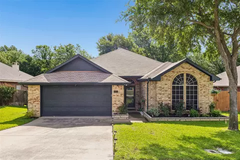2017 Kenny Ct, Lewisville, TX 75067