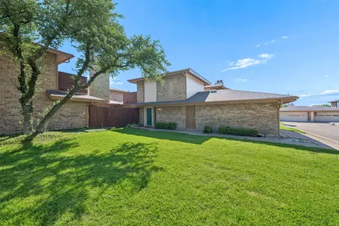 3 Dewberry Ct, Bedford, TX 76021