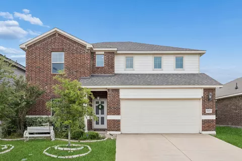 10625 High Ridge Ln, Fort Worth, TX 76108