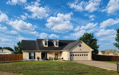 6080 Sunrise Ct, Athens, TX 75752