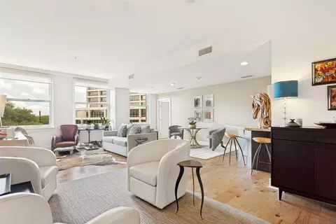 411 W 7th St #305, Fort Worth, TX 76102