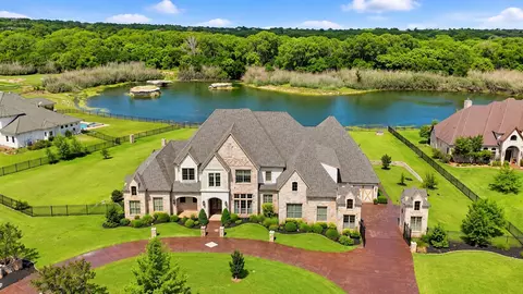 132 The Lakes Dr, Aledo, TX 76008
