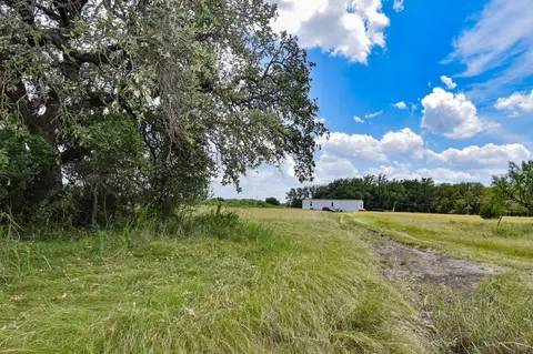 95 Homestead Dr, Rochelle, TX 76872