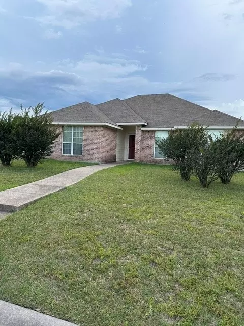 201 Wildcat Dr, Lacy Lakeview, TX 76705