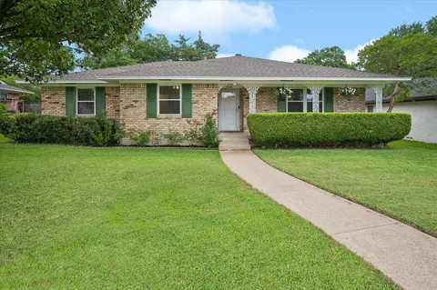 8426 Baumgarten Dr, Dallas, TX 75228