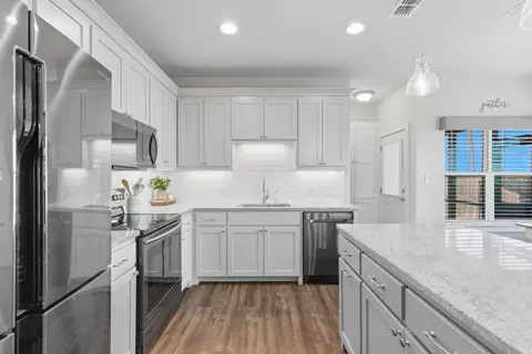 Kitchen - 824 E Northside Dr, Pilot Point, TX 76258 photo 2 of 4