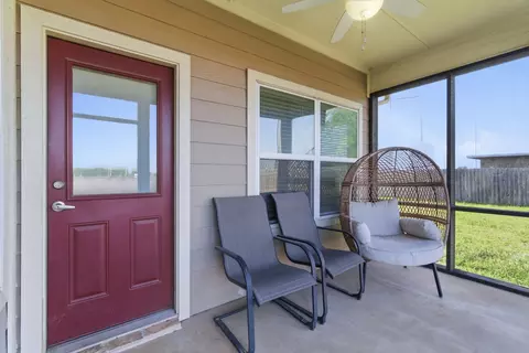 Exterior - 824 E Northside Dr, Pilot Point, TX 76258 photo 2 of 5