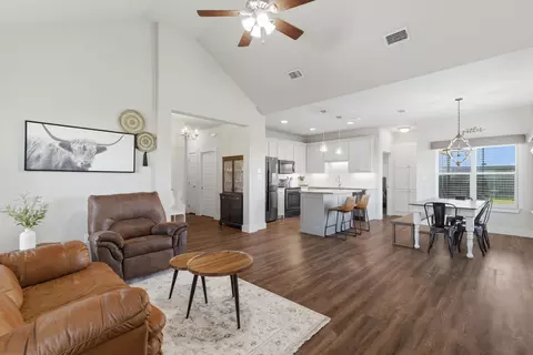 Entry Way - 824 E Northside Dr, Pilot Point, TX 76258 photo 3 of 3