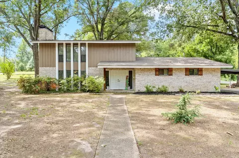1101 Holly Hill Ln, Mount Pleasant, TX 75455