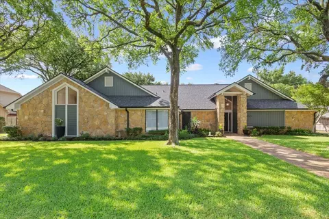 9519 Oak Springs Dr, Woodway, TX 76712