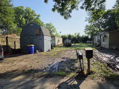 425 Barry Dr, Seagoville, TX 75159