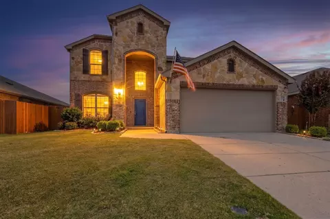 2121 Brenham Dr, Forney, TX 75126