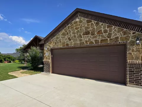 Exterior - 3250 Springfield Rd, Springtown, TX 76082 photo 3 of 4