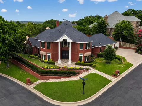 5811 Scenic Bay Ct, Arlington, TX 76013