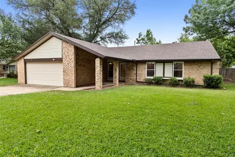 329 Stratford Dr, Hurst, TX 76054