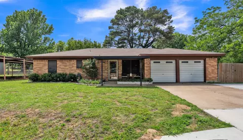 102 Thomas St, Joshua, TX 76058