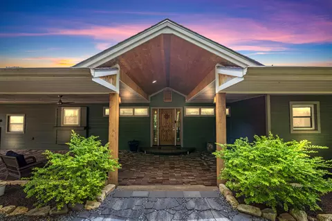 312 Mesquite St, Glen Rose, TX 76043