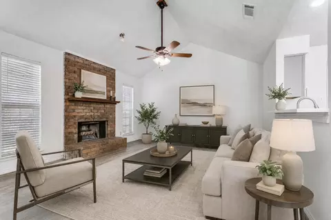 2121 Stone Moss Ln, Grapevine, TX 76051